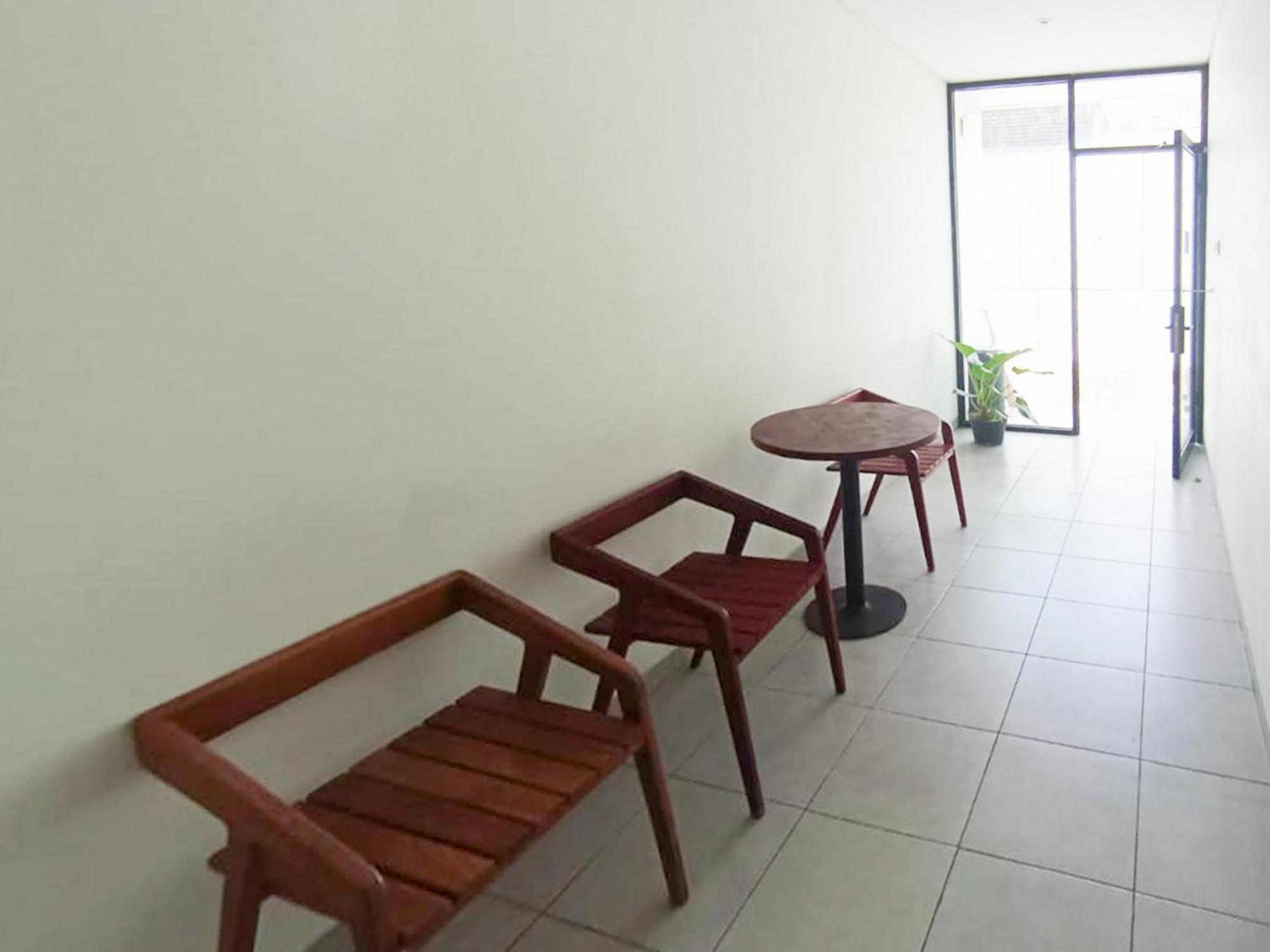 Ofo Kost Premium Kampung Inggris Pare Syariah Mitra Reddoorz Hotel Exterior foto