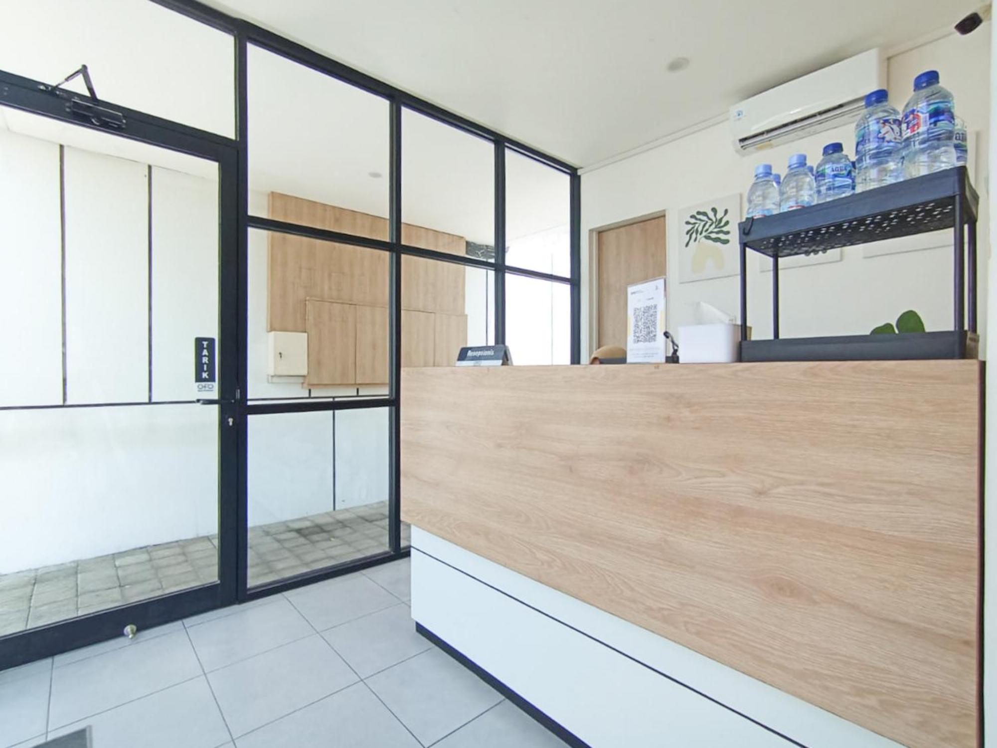 Ofo Kost Premium Kampung Inggris Pare Syariah Mitra Reddoorz Hotel Exterior foto